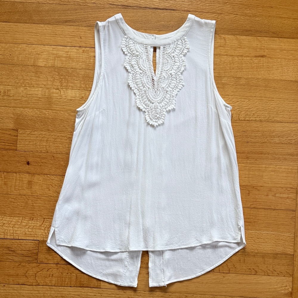 Pale Sky Off- White Sleeveless Top with Lace Detail Medium
